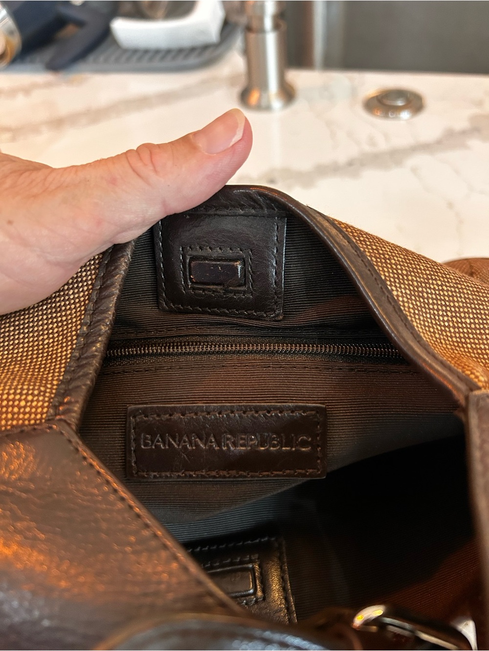 Banana Republic Brown Canvas Woven Shoulder Bag with Brown Leather Trim - Picture 3 of 6